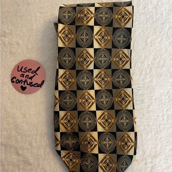 Geometric Patterned Tie in Gold and Black - Picture 1 of 5